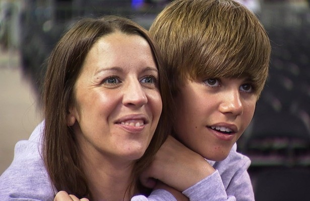 Mới đây, cô Pattie Mallette đã quyết định viết cuốn hồi ký có tựa đề "Nowhere But Up: The Story of Justin Bieber's Mom" kể về cuộc đời bà, khi bị lạm dụng tình dục từ năm 4 tuổi và khi mang thai Justin.